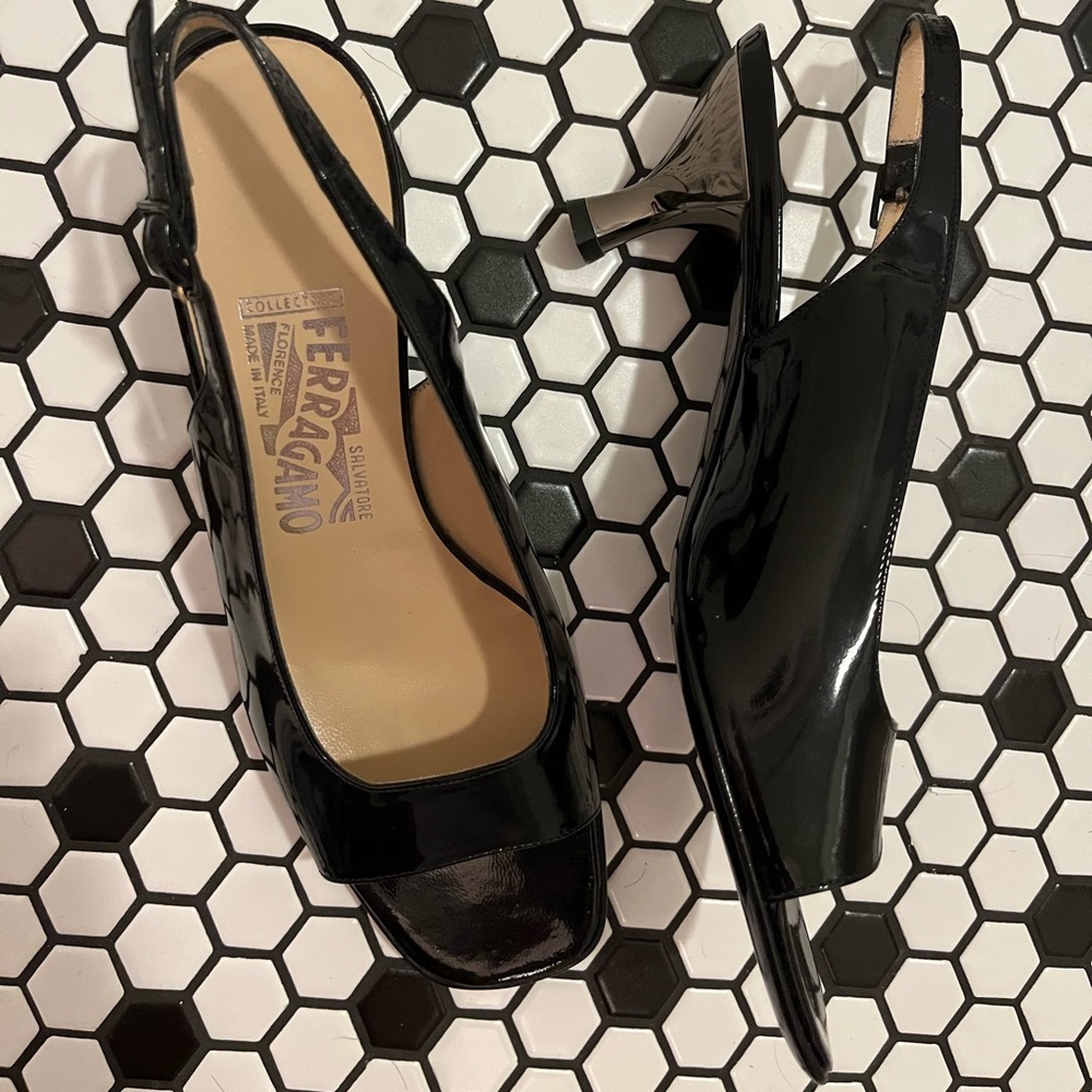 Ferragamo womens shoe